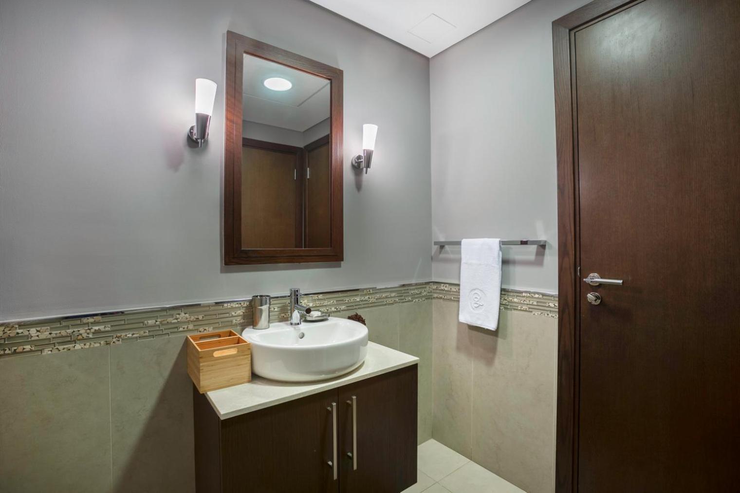 Blueground Difc City View Pool Gym Dxb-182 Apartment